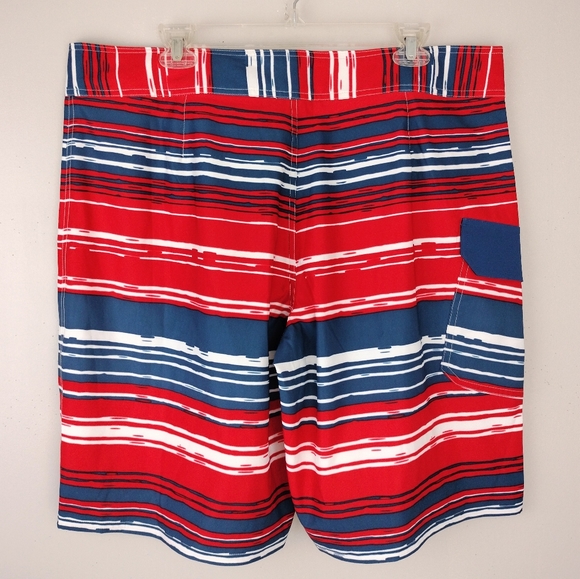 NWOT Under Armour Rd/Wht/Blu Drawstring Waist Hybrid Board Shorts Sz. 38 - Picture 4 of 6